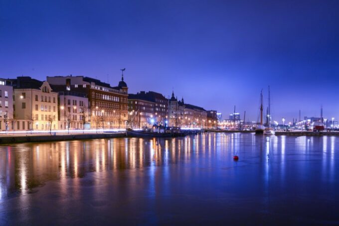Helsinki: First Discovery Walk and Reading Walking Tour - Nearby Attractions to Explore
