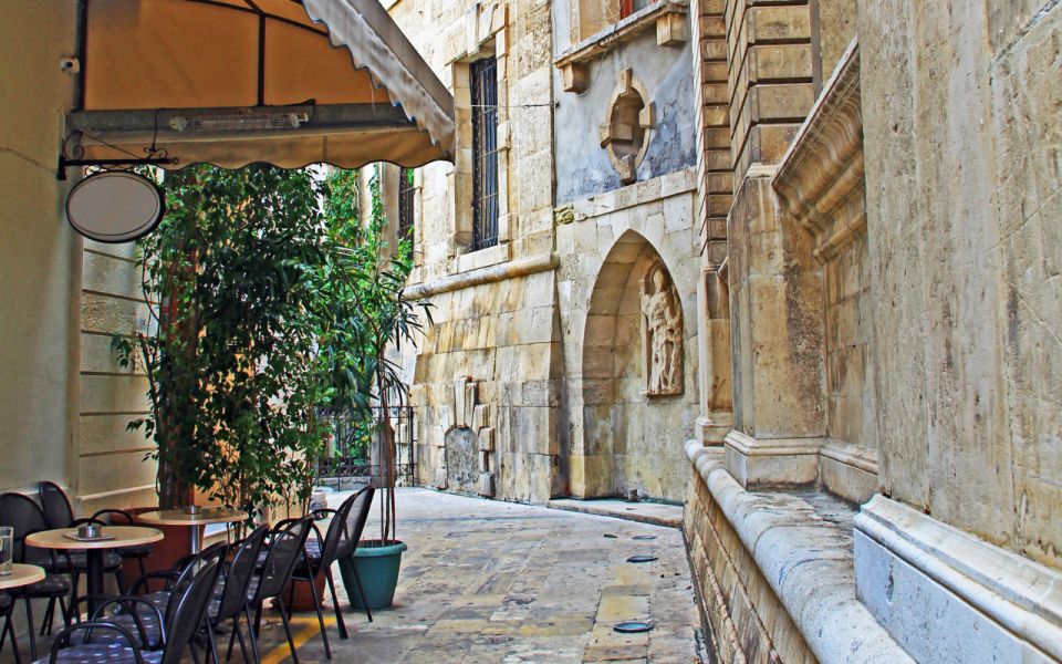 Heraklion City, Walking Tour, Old Market & Knossos Palace - Pickup Locations and Duration