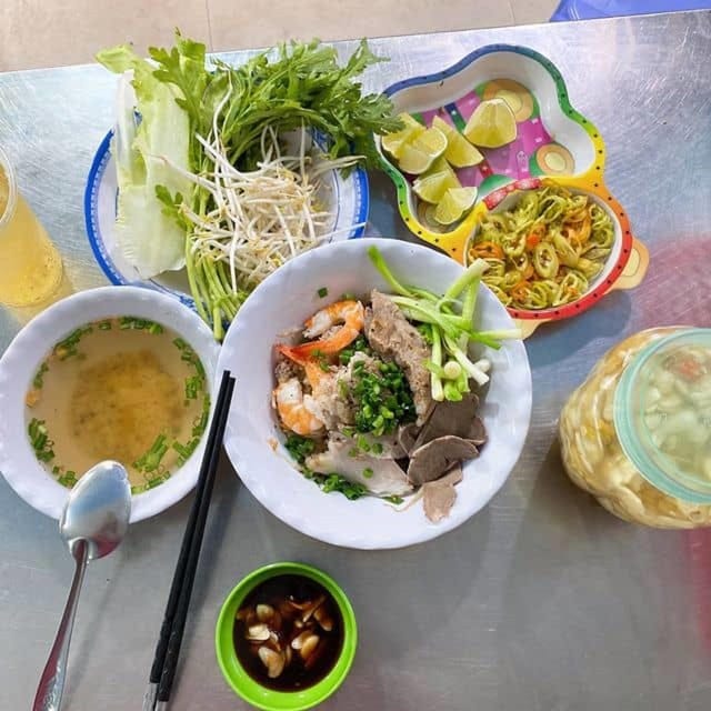 Ho Chi Minh Food Tour by Scooter With Local Guide - Dietary Accommodations