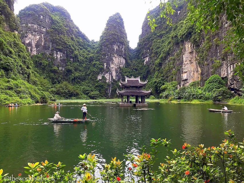 Hoa Lu - Trang An - Mua Cave - Cycling Day Trip - Trang An Boat Trip