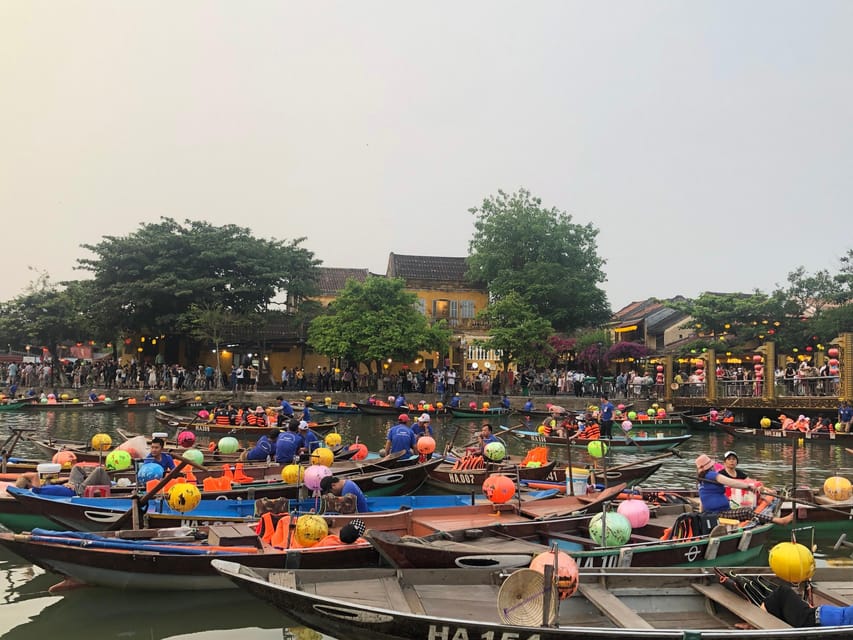 Hoi An: Floating Flower Lantern River Boat Ride at Night - What to Expect at the Meeting Point