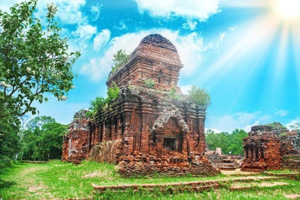 Hoi An: My Son Sanctuary Sunset Tour And Cruise Trip - Cham Folk Art Dance Show