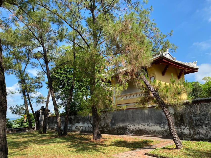 Hue City Tour by Private Car: See Royal Tombs and More - Hue Citadel Discovery