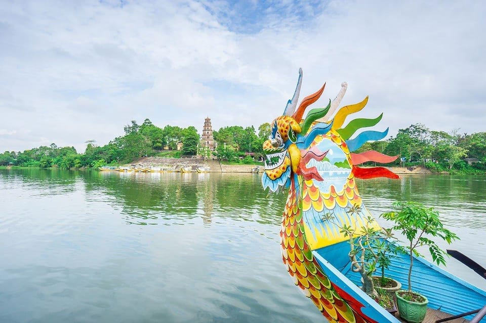 Hue: Private Dragon Boat, Thien Mu Pagoda & Minh Mang Tomb - Admire Minh Mang Tomb