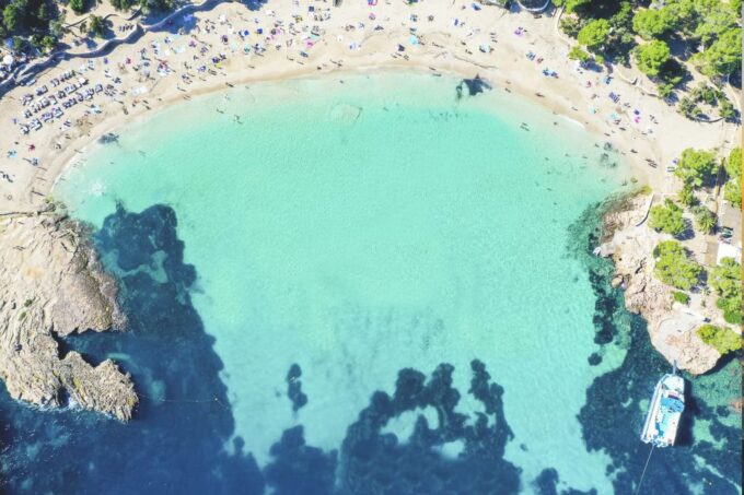 Ibiza: Beach Hopping Cruise W/ Paddleboard, Food, & Drinks - Boat Features