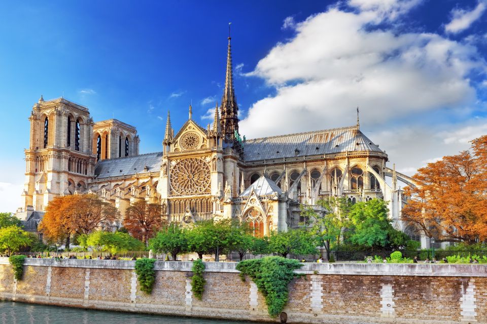 Île De La Cité, the Old Town of Paris Private Guided Tour - What to Expect on the Tour