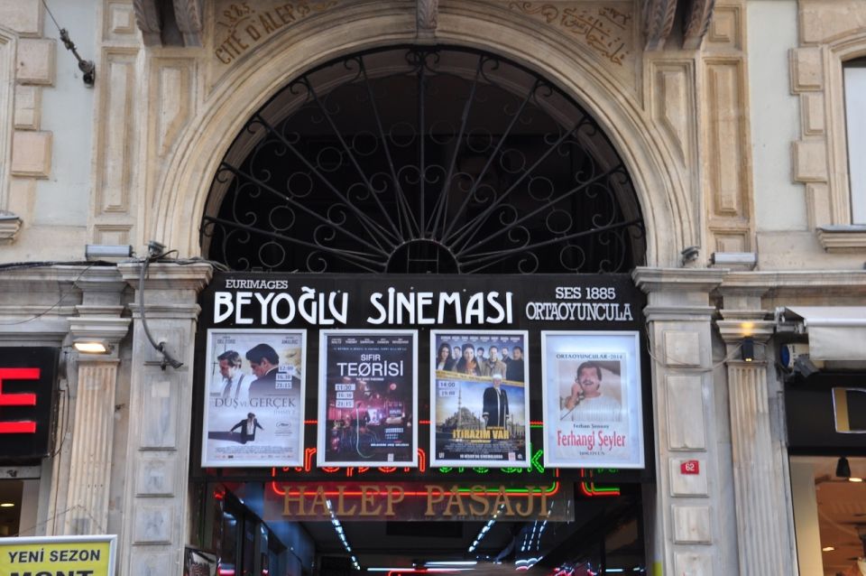 Istanbul: Beyoğlu District Half-Day Walking Tour - What to Wear and Bring