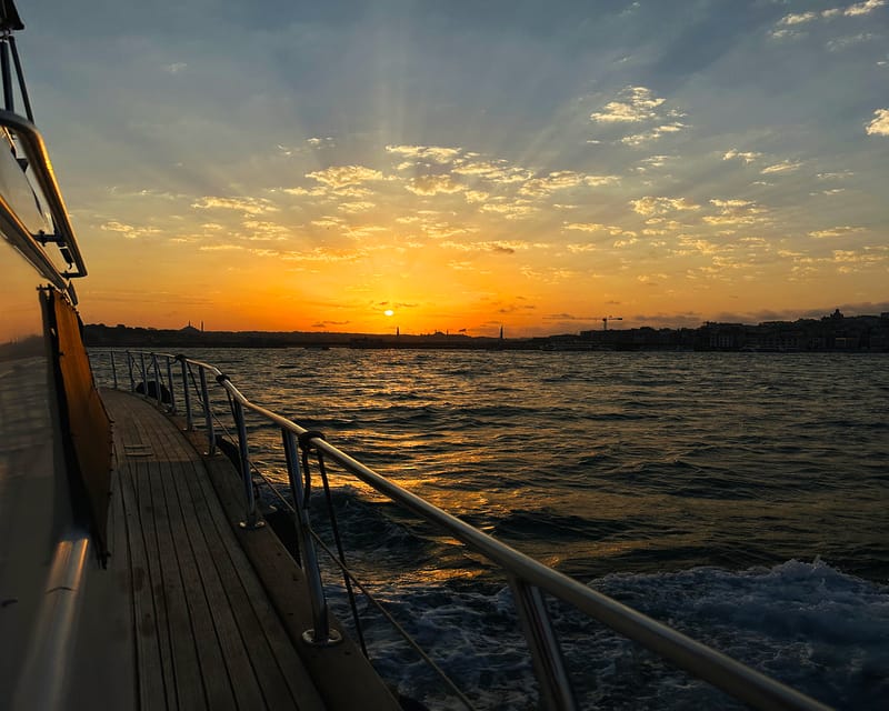 Istanbul: Bosphorus and Golden Horn Sunset Yacht Cruise - Tips for an Enjoyable Experience