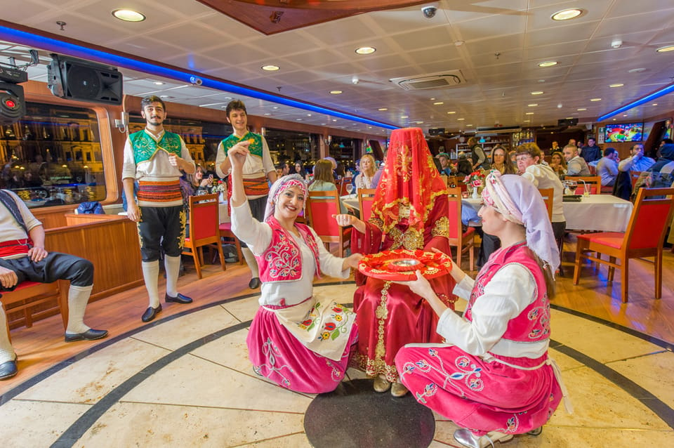 Istanbul: Bosphorus Boat Cruise With Dinner & Entertainment - Customer Ratings and Feedback