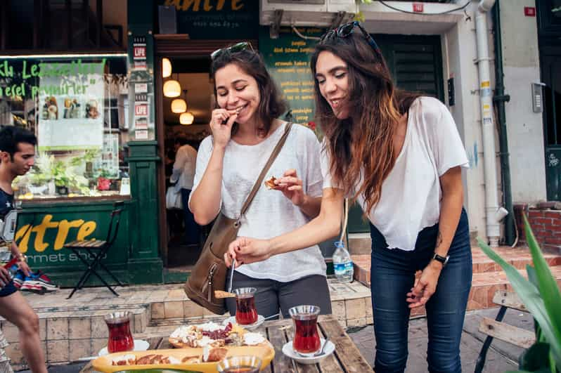 Istanbul: Private Guided Food Tour With 10 Tastings - Sustainability Practices