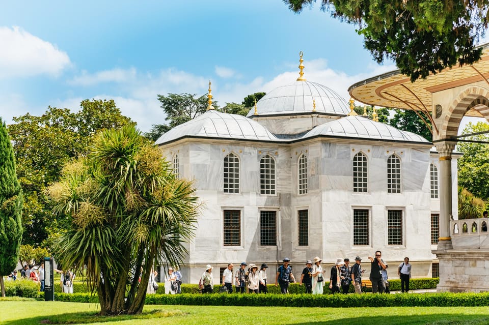 Istanbul: Topkapi Palace and Harem Guided Tour With Ticket - Group Tour Options