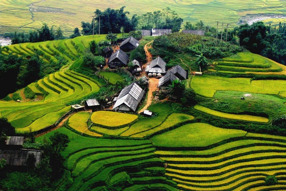 Journey Through Sapa Terraces & Traditions - Group and Guide Details