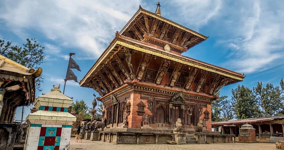 Kathmandu: Private 7 UNESCO World Heritage Sites Day Tour - Discovering Bhaktapur Durbar Square