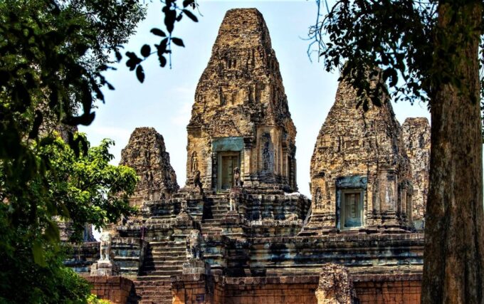 Kbal Spean Trekking Tour With Banteay Srei & Landmine Museum - What to Bring