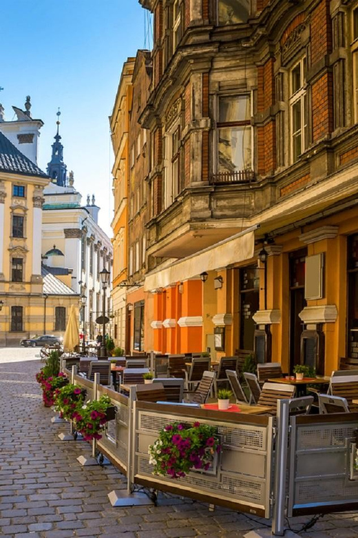 Krakows Wawel, Old Town, Basilica & Underground Museum Tour - Language Options and Accessibility