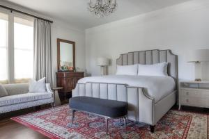 La Colombe D'or Hotel - Booking Information and Tips