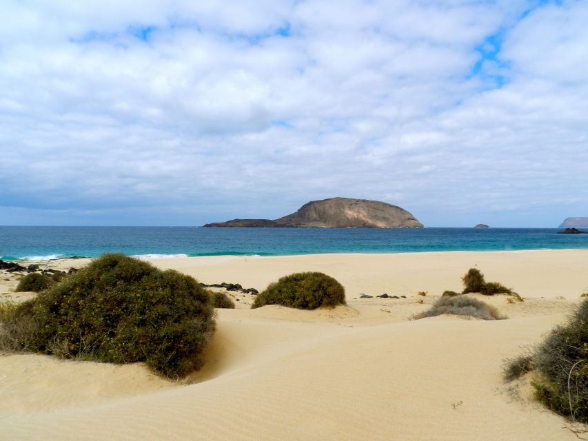 Lanzarote: Return Ferry to La Graciosa With Bus Pickup - Important Information