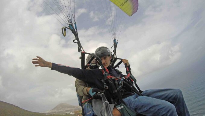 Las Palmas: Paragliding Tandem Flight With Instructor - Booking and Pricing