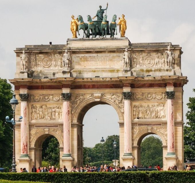 Le Grand Tour! 30+ World Famous Attractions in Paris. - Discover the Louvre