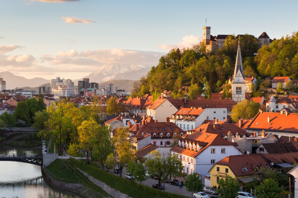 Ljubljana: First Discovery Walk and Reading Walking Tour - Tips for a Great Experience