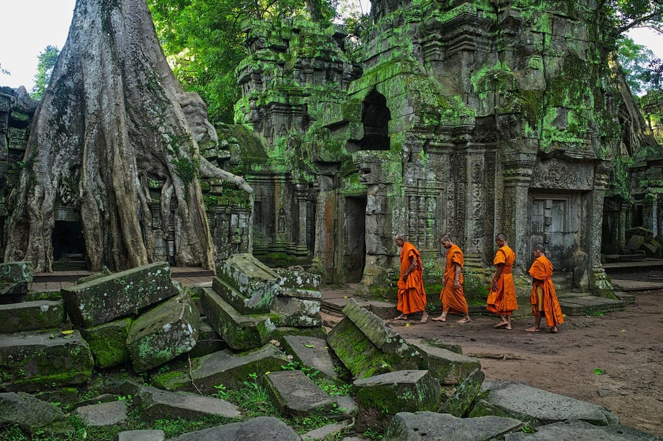 Local French Speaking Guide for Angkor Wat Day Tour - Tips for a Great Experience