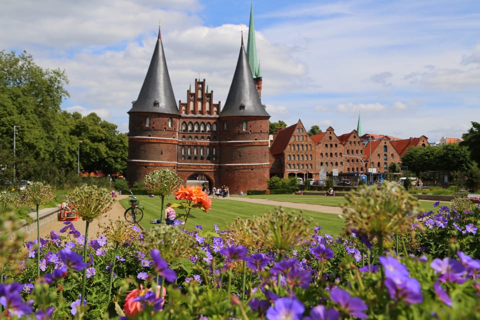 Lübeck: 1-Hour Splash Bus City Tour - Pricing and Availability