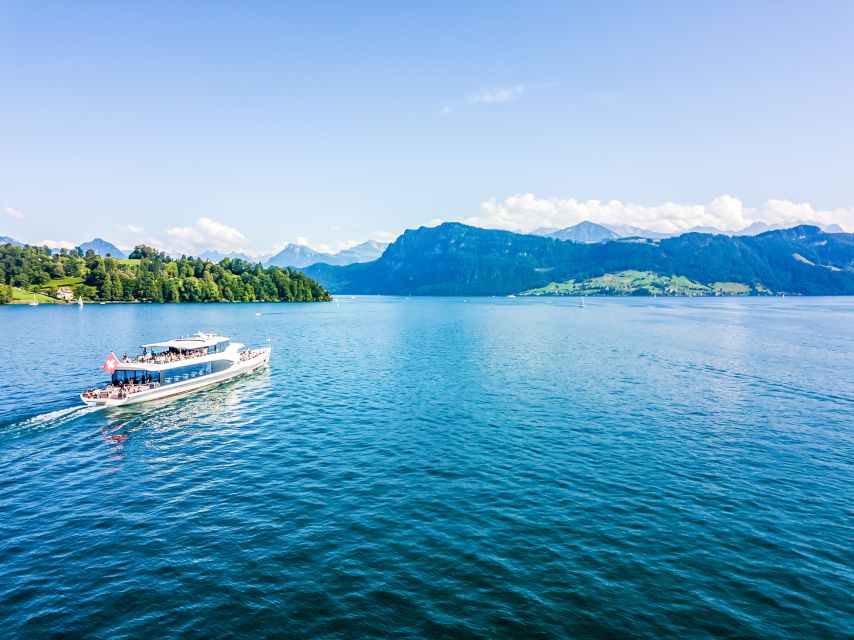 Lucerne: 1-Hour Cruise on Panoramic Yacht - Refreshments Onboard