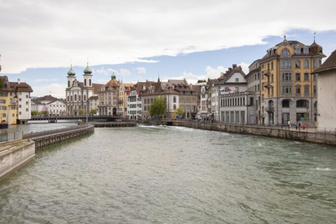 Lucerne: Express Walk With a Local in 60 Minutes - Personalized Experience Options