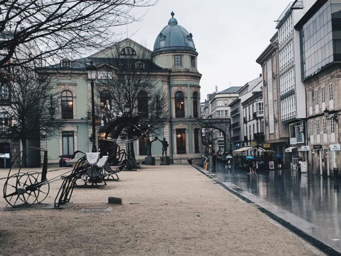 LUGO: Private Guided Walking Tour - Meeting Point and Accessibility