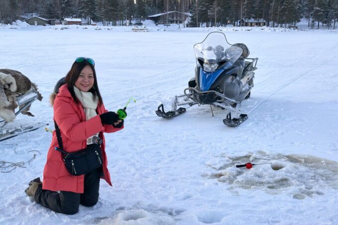 Luleå: Ice Fishing - 2h - Cancellation and Payment Options