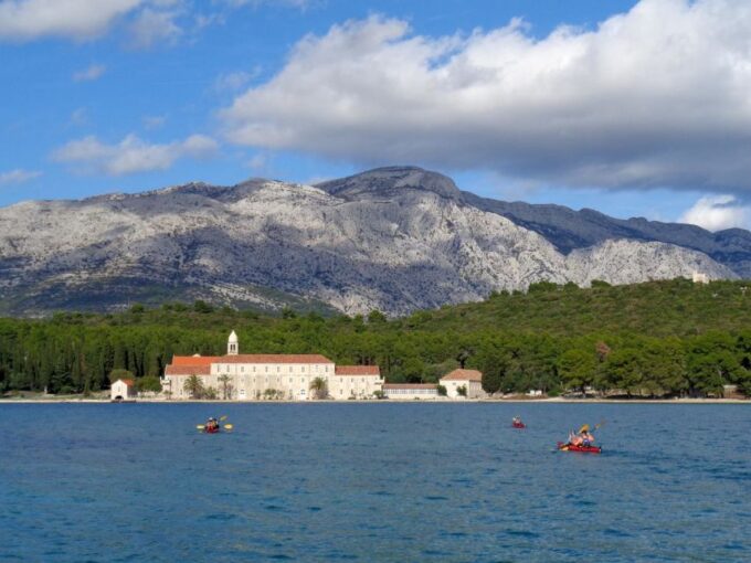 Lumbarda - Sunset Kayak Tour With a Picnic - Wine and Sweets - Important Details