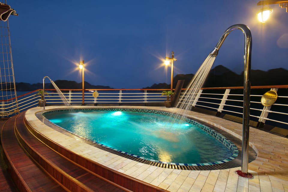 Luxury Cruise With Balcony,Bathtub, Jazcuzzi for 2d/1n - Departure and Return