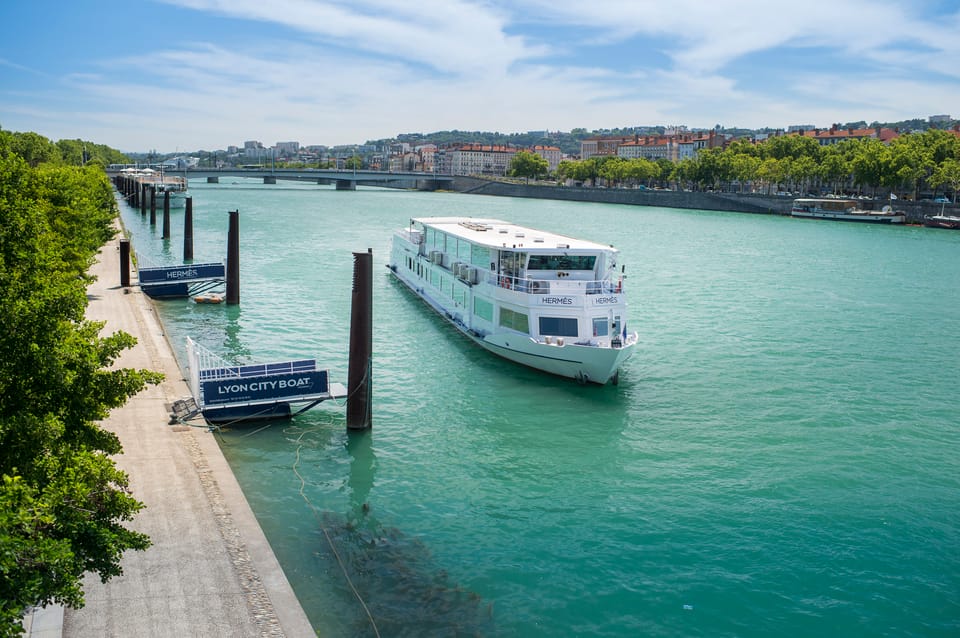 Lyon 2.5-Hour Lunch Cruise - Language Options