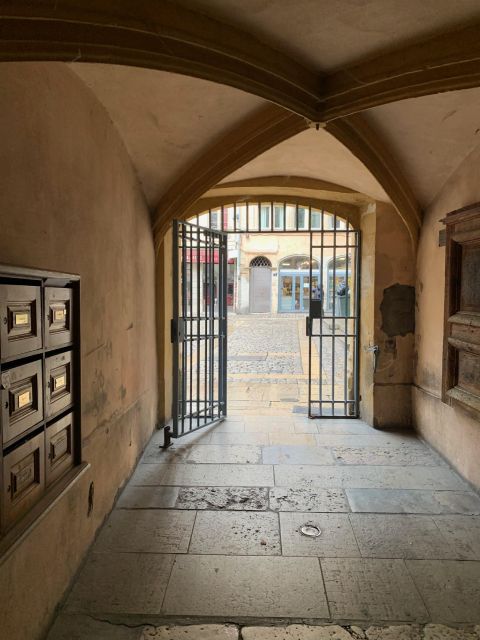 Lyon: Private Walking Tour of Lyons Traboules - Silk Trade and French Resistance