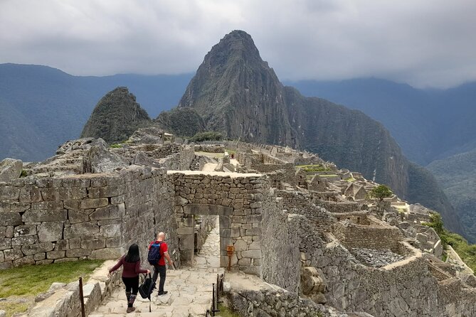 Machu Picchu Private Archeological and Historical Guided Tour - Opportunity to Observe