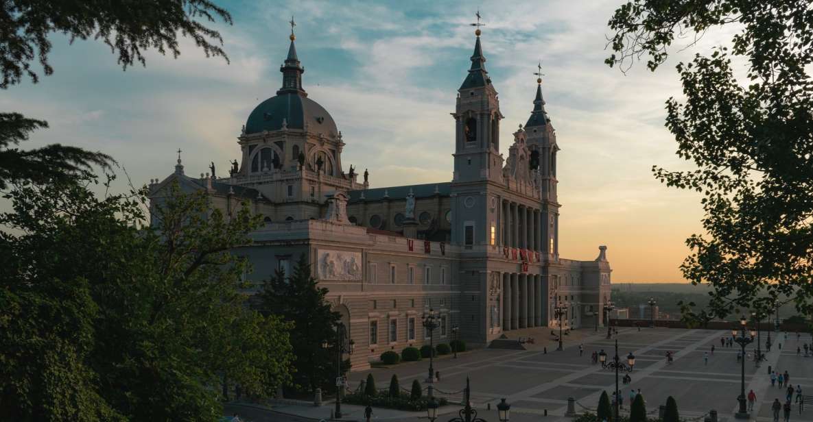 Madrid: Sunset Walking Tour With Optional Flamenco Show - Booking and Cancellation