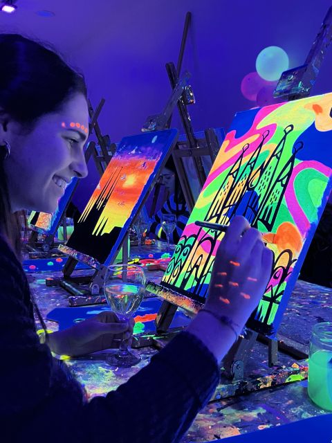 Madrid: Wine Gogh Glow Academy Paint and Sip Classes - Create a Masterpiece