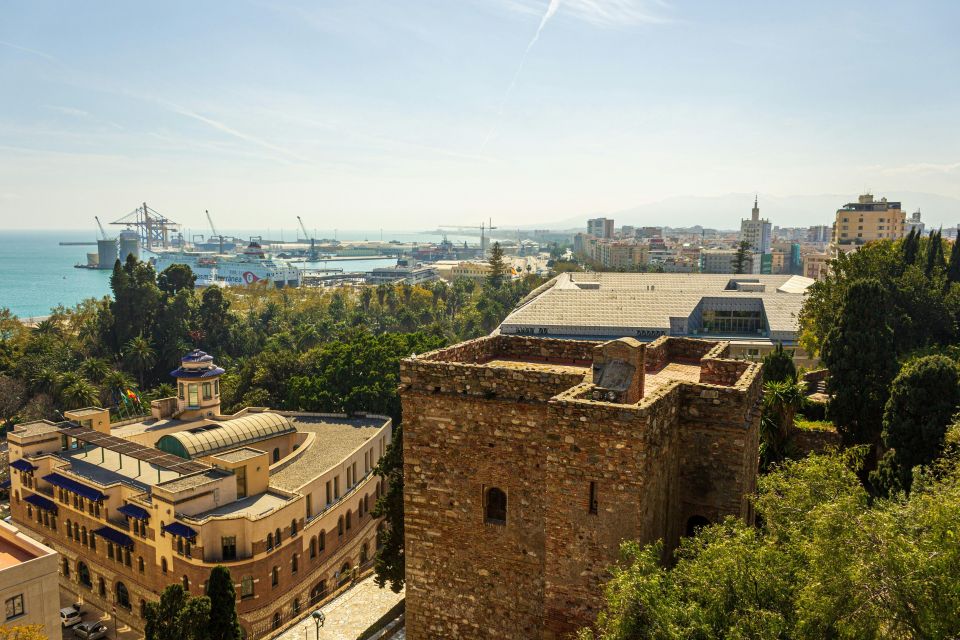 Malaga: Alcazaba and Roman Theatre Private Tour With Tickets - Discovering the Alcazaba