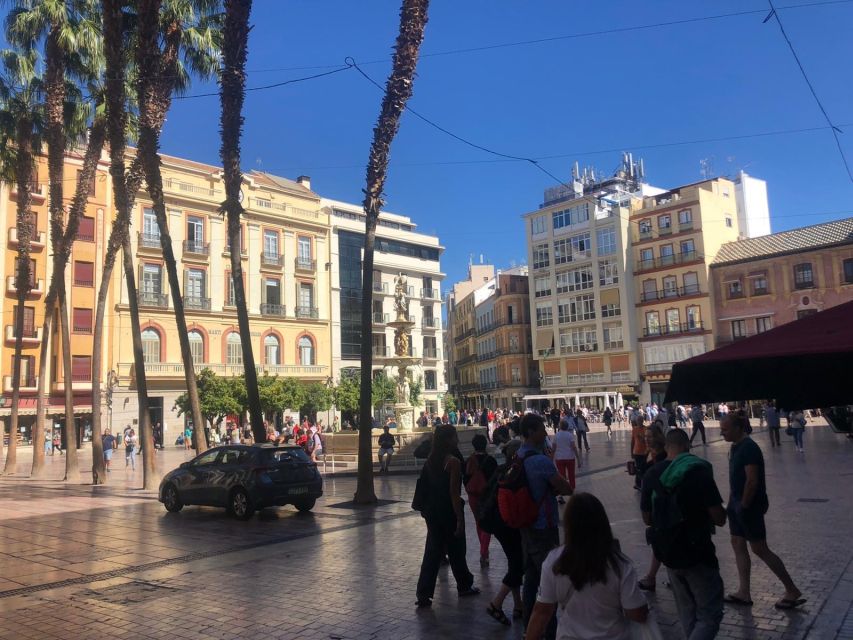 Malaga: Private Guided Bike Tour - Cycling Through Marina