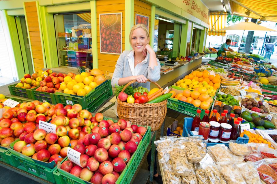 Marienplatz and Viktualienmarkt Private Tour and Tasting - Discover Viktualienmarkt Food Market