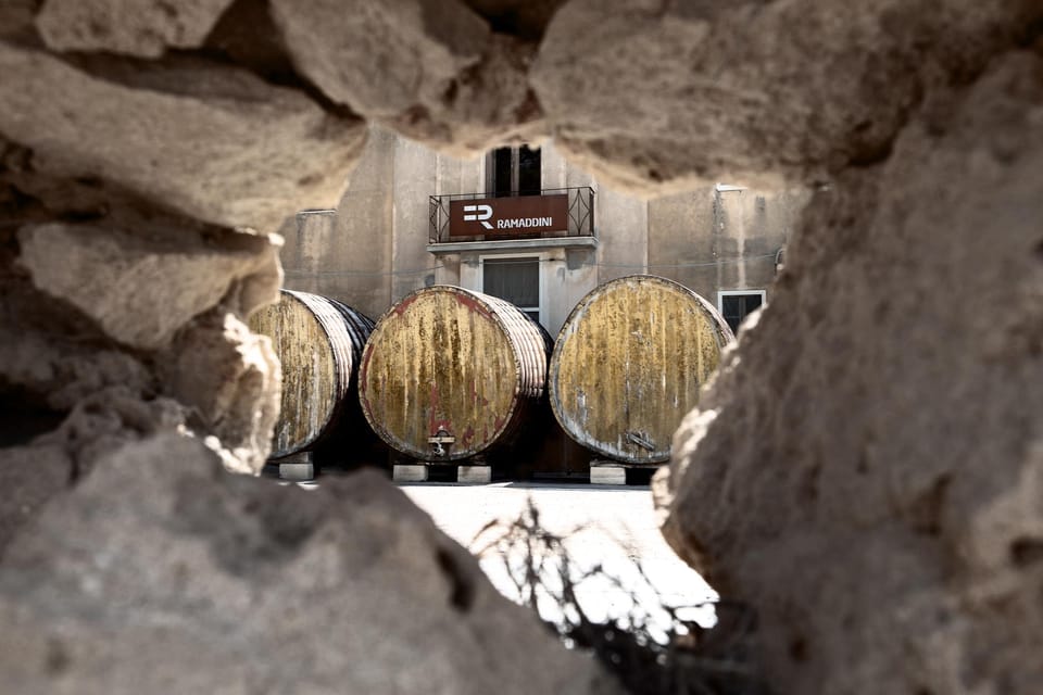 Marzamemi: Val Di Noto Wine Tour, Wine Tasting & Aperitif - Wine Tasting and Pairings