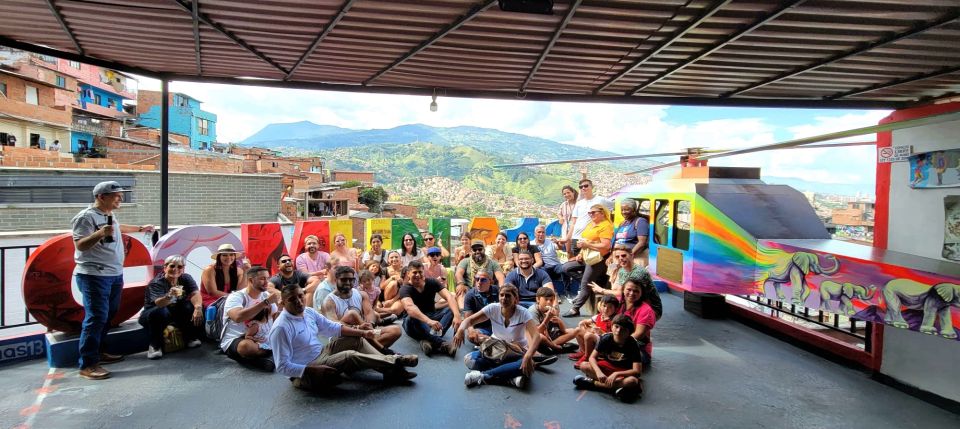 Medellín: Private City Tour With Metrocable and Comuna 13 - Experience the Metrocable