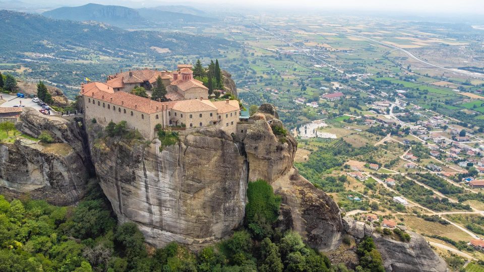 Meteora Monasteries Byzantine Walks From Thessaloniki - Lunch Break in Kalambaka