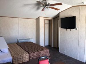 Monahans Country Inn - Booking Information
