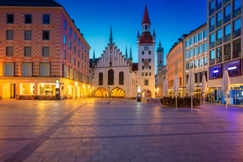 Munich: First Discovery Walk and Reading Walking Tour - Available Languages