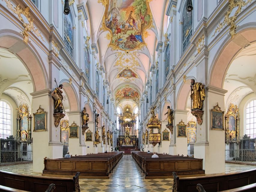 Munich: Old Town Highlights Private Walking Tour - Private Guided Walking Tour