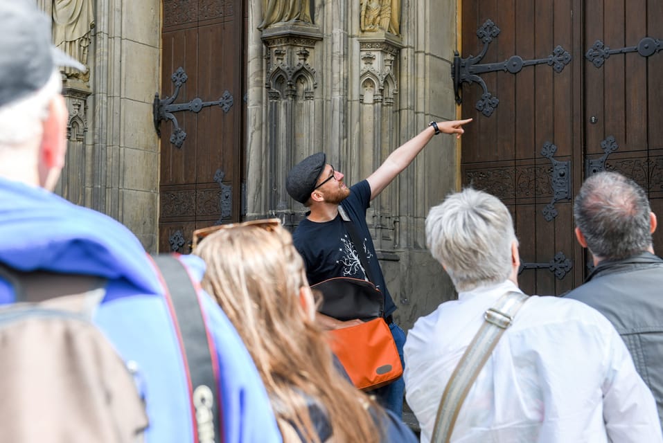 Münster: Entertaining Guided Tour to Old Town Highlights - Reservation and Meeting Point