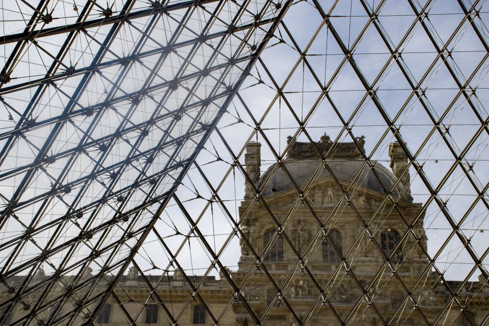 Paris: Louvre Museum Highlights Guided Tour With Ticket - Booking and Cancellation Policy