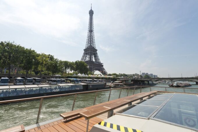 Paris: Seine River Cruise and Lunch at Le Bistro Parisien - Booking and Participants