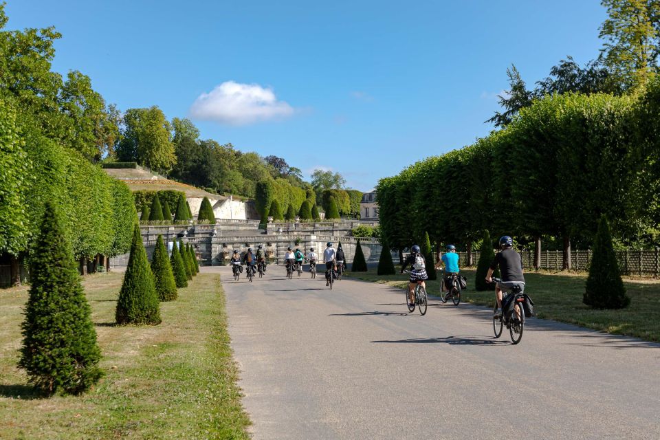 Paris: Versailles Palace & Queen Hamlet E-Bike Tour - Frequently Asked Questions